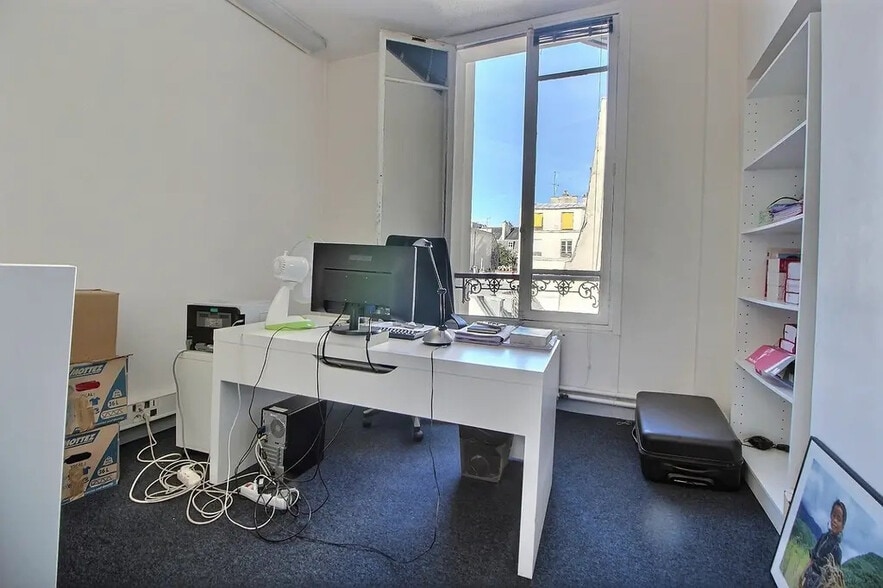 53 Rue Sainte-Anne, Paris à louer - Photo de l’immeuble – Image 3 sur 8