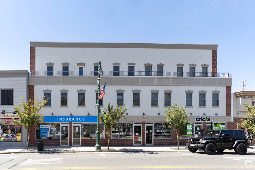 157-161 Post Ave, Westbury, NY à louer - Photo de l’immeuble – Image 2 sur 5