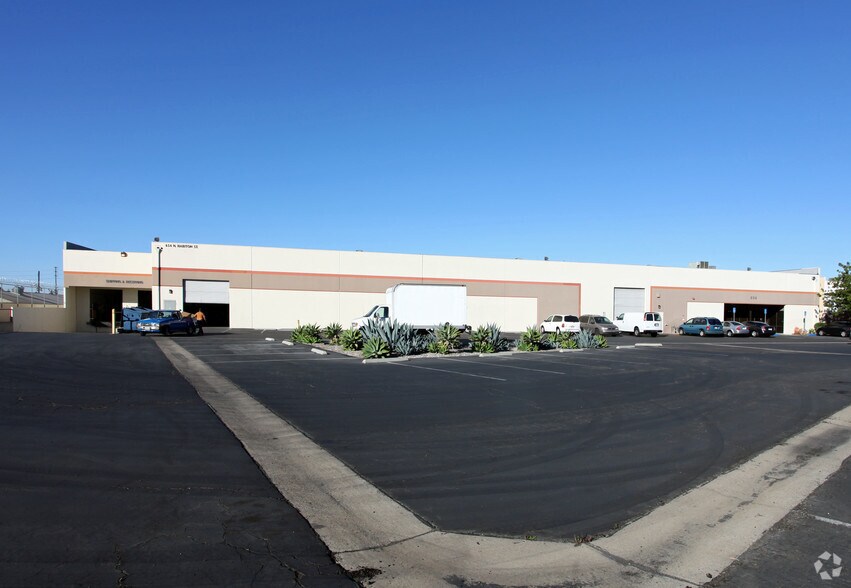 654 N Hariton St, Orange, CA à louer - Photo de l’immeuble – Image 1 sur 3