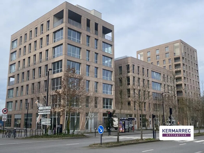 Bureau dans Saint-Jacques-de-la-Lande à vendre - Photo de l’immeuble – Image 2 sur 7