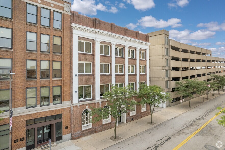 136 N Huron St, Toledo, OH à vendre - Photo de l’immeuble – Image 3 sur 6
