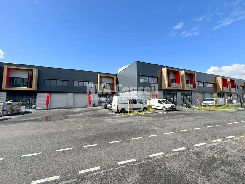 27 Avenue Du Gros Chene, Éragny à louer - Photo de l’immeuble – Image 3 sur 9