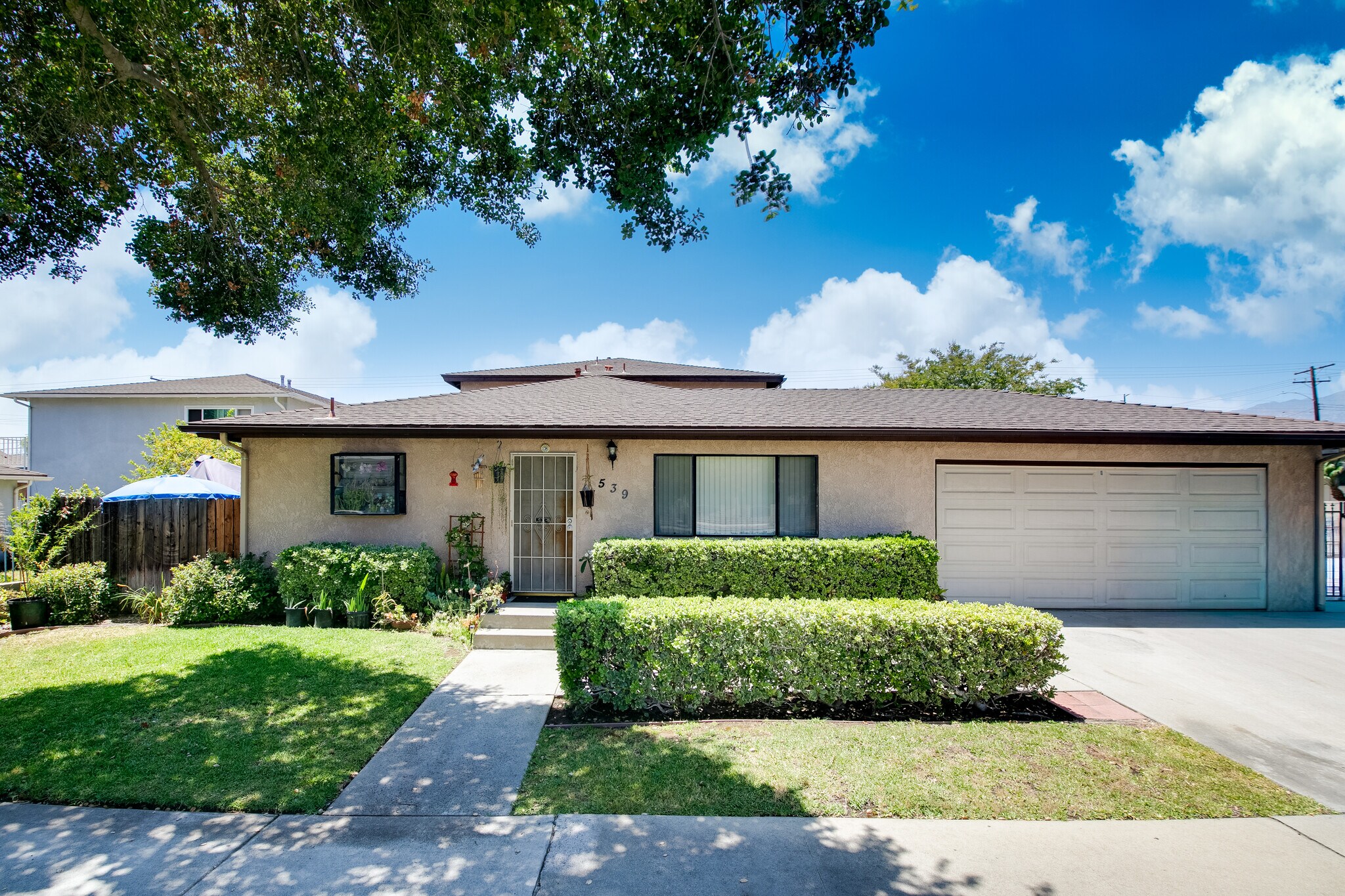 529 N San Gabriel Ave, Azusa, CA à vendre Photo principale– Image 1 sur 15