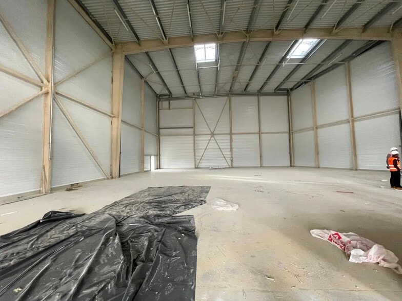 Bureau dans Bondy à louer - Photo de l’immeuble – Image 2 sur 13