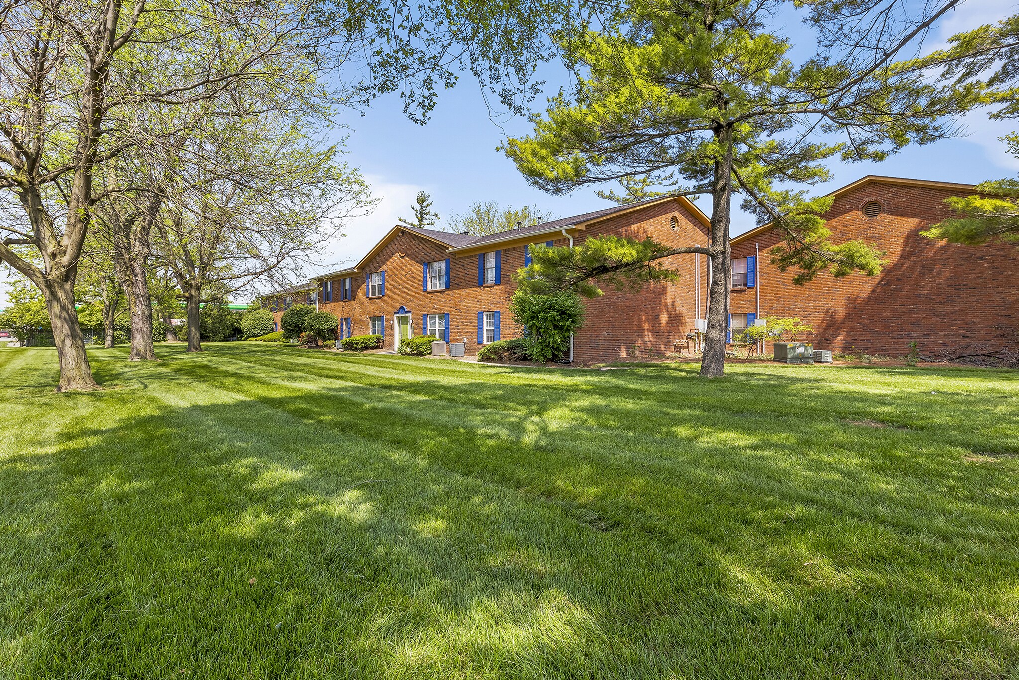 6046 E 21st St, Indianapolis, IN à vendre Photo de l’immeuble– Image 1 sur 5
