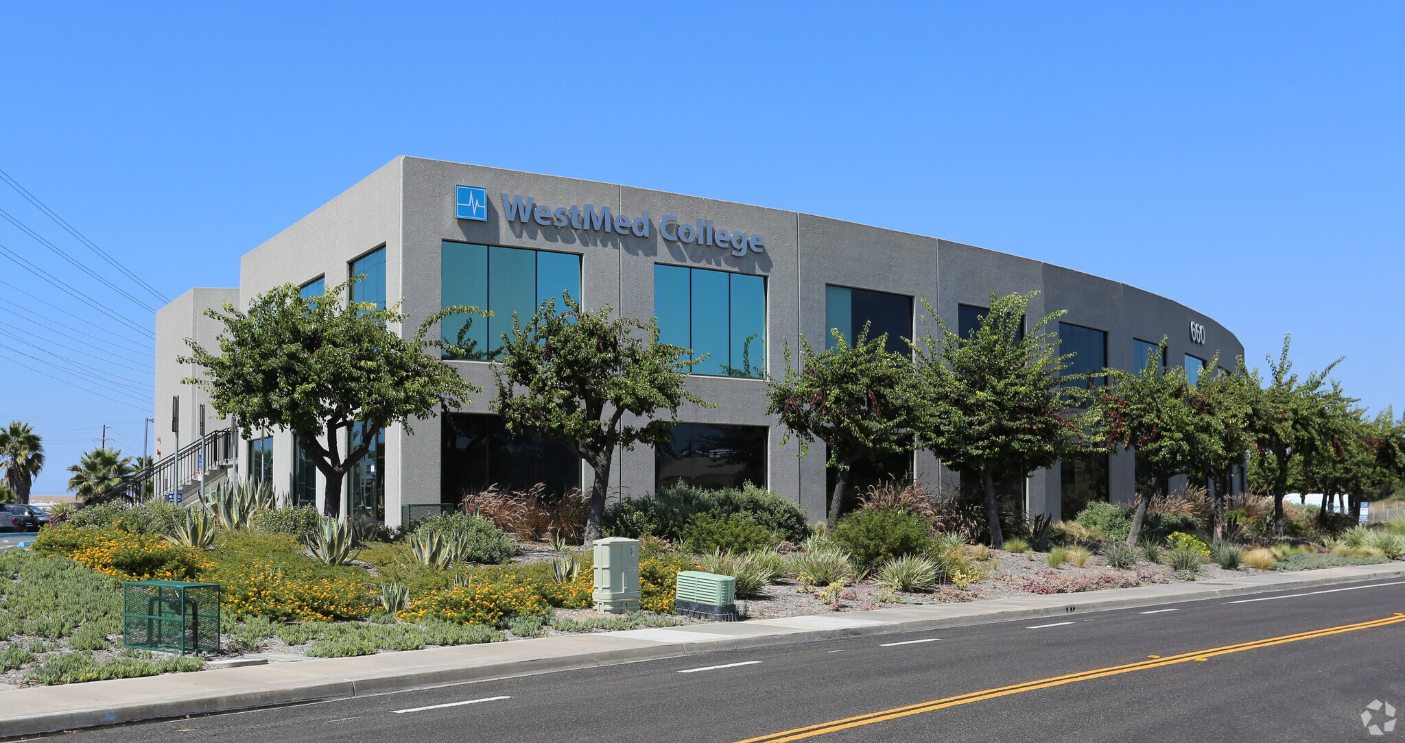 660 Bay Blvd, Chula Vista, CA à louer Photo principale– Image 1 sur 9