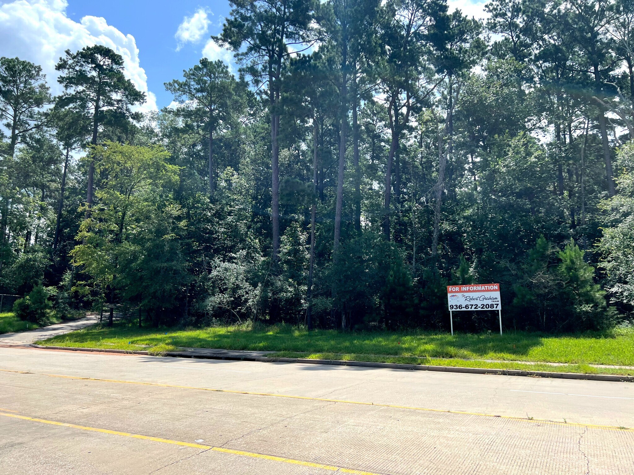 4670 Anderson Xing, Conroe, TX à vendre Photo principale– Image 1 sur 33