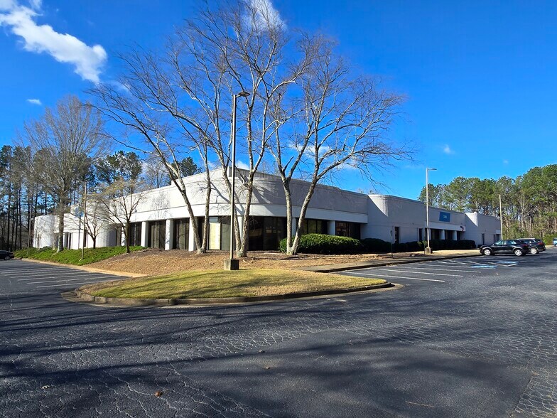 5700 Highlands Pky SE, Smyrna, GA à louer - Photo principale – Image 1 sur 27