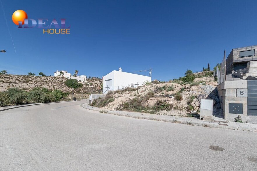 Terrain dans La Zubia, Granada à vendre - Photo de l’immeuble – Image 3 sur 7