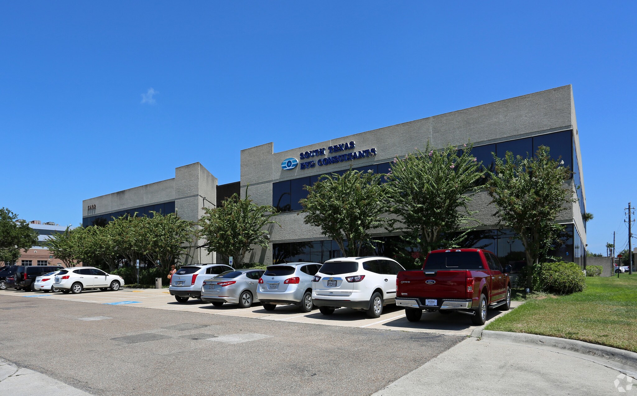 5402 S Staples St, Corpus Christi, TX à louer Photo de l’immeuble– Image 1 sur 7