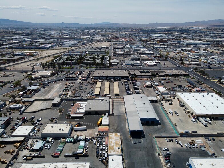 4300-A W Tropicana Ave, Las Vegas, NV à louer - Photo de l’immeuble – Image 3 sur 8