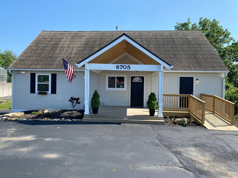 8705 E 63rd Trafficway, Kansas City, MO à vendre - Photo de l’immeuble – Image 2 sur 86