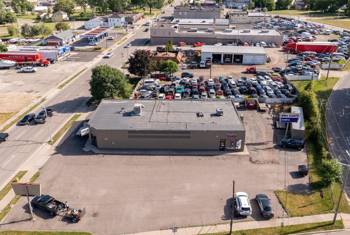 209 Northbound Gratiot Ave, Mount Clemens, MI à vendre Photo principale– Image 1 sur 2