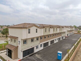 Plus de détails pour 8423 Tamarind Ave, Fontana, CA - Logement à vendre