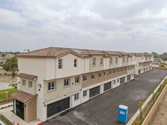 Plus de détails pour 8423 Tamarind Ave, Fontana, CA - Logement à vendre