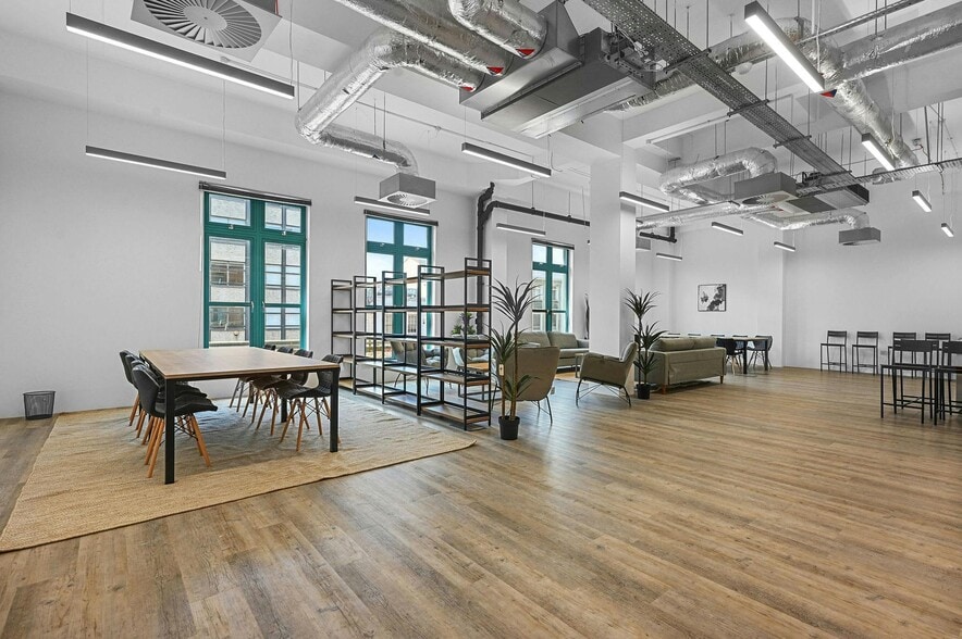 120 Camden High St, Londres à louer - Photo de l’immeuble – Image 1 sur 31