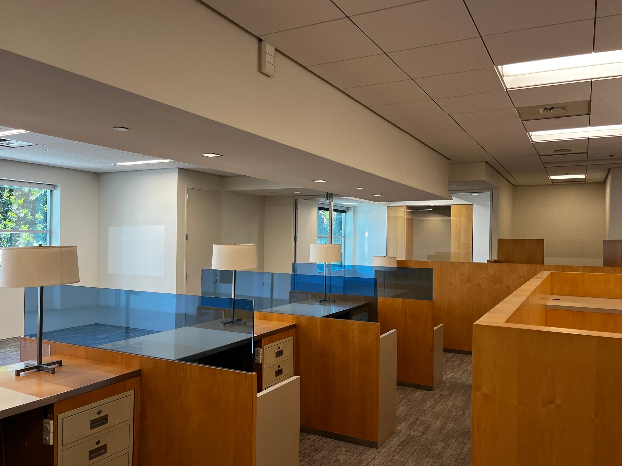 1100 Flynn Rd, Camarillo, CA à louer Photo intérieure– Image 1 sur 4