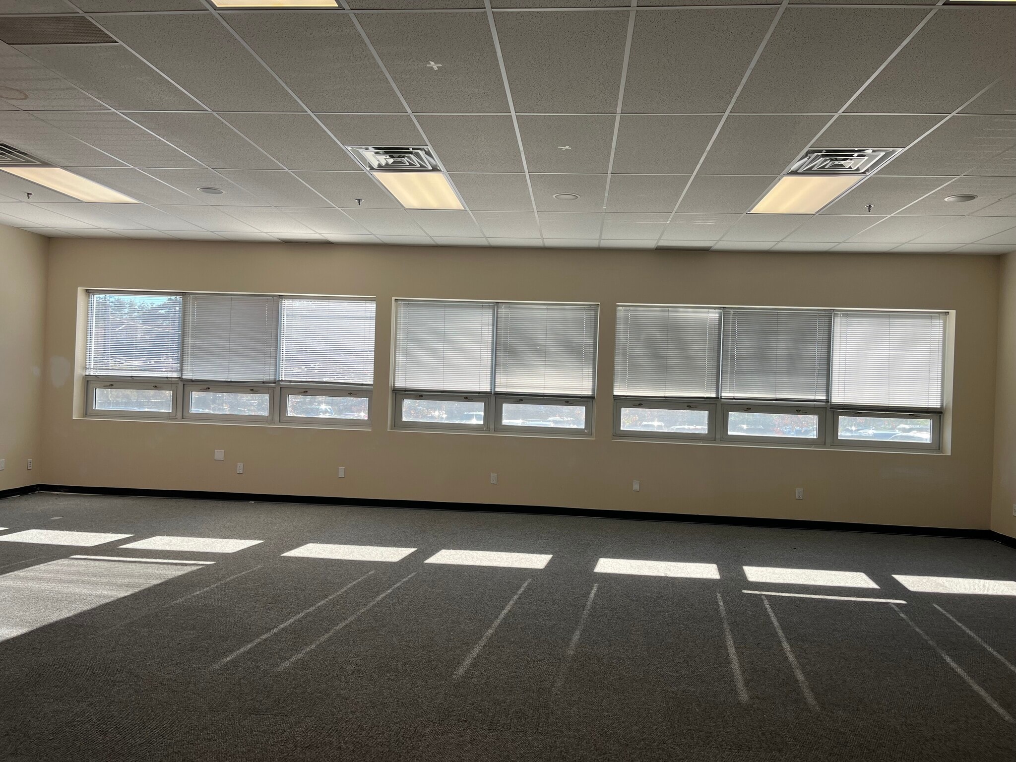 185 Kisco Ave, Mount Kisco, NY à louer Photo intérieure– Image 1 sur 9