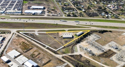 14656 N Interstate Highway 35, Elm Mott, TX à louer Photo de l’immeuble– Image 2 sur 8