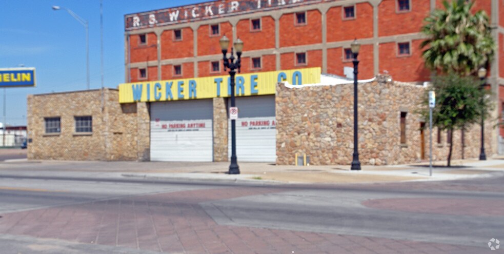 701 Paisano Dr, El Paso, TX à vendre - Photo principale – Image 1 sur 21