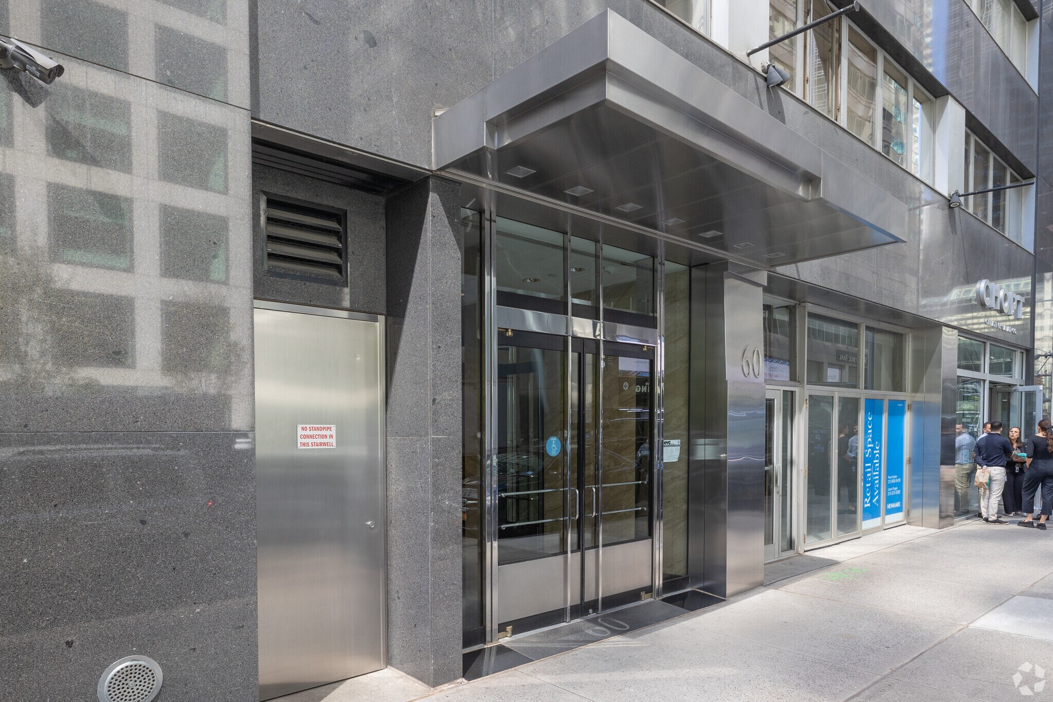 60 E 56th St, New York, NY à louer Photo principale– Image 1 sur 19