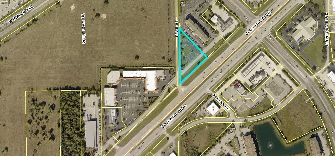 4393 Colonial Blvd, Fort Myers, FL à louer Photo de l’immeuble– Image 1 sur 3