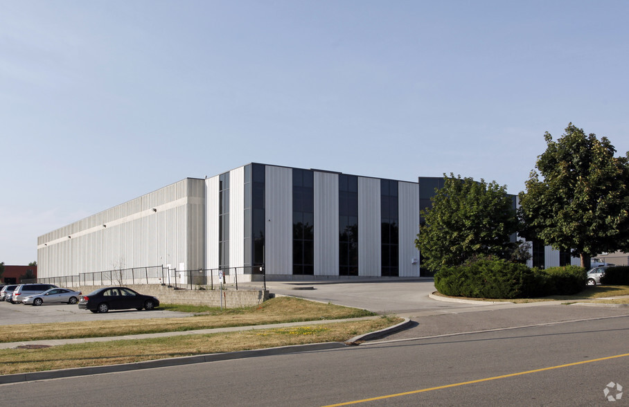 5640 McAdam Rd, Mississauga, ON à louer - Photo de l’immeuble – Image 1 sur 4