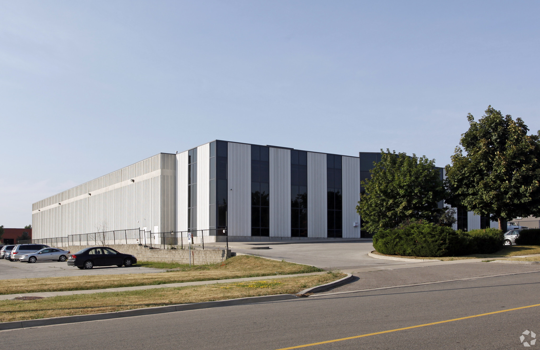 5640 McAdam Rd, Mississauga, ON à louer Photo de l’immeuble– Image 1 sur 5