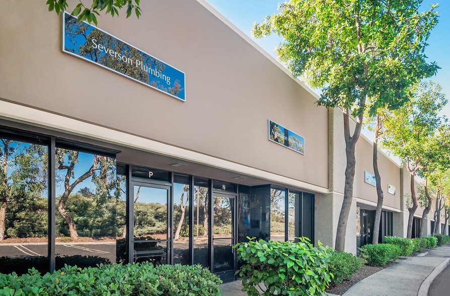 23322 Madero, Mission Viejo, CA à louer - Photo de l’immeuble – Image 1 sur 15
