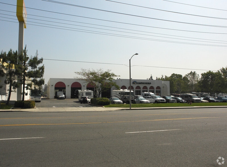 151 E Redlands Blvd, San Bernardino, CA à louer - Photo principale – Image 1 sur 6