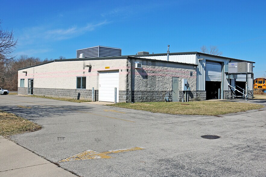 18 Kettle River Dr, Glen Carbon, IL à vendre - Photo de l’immeuble – Image 2 sur 12