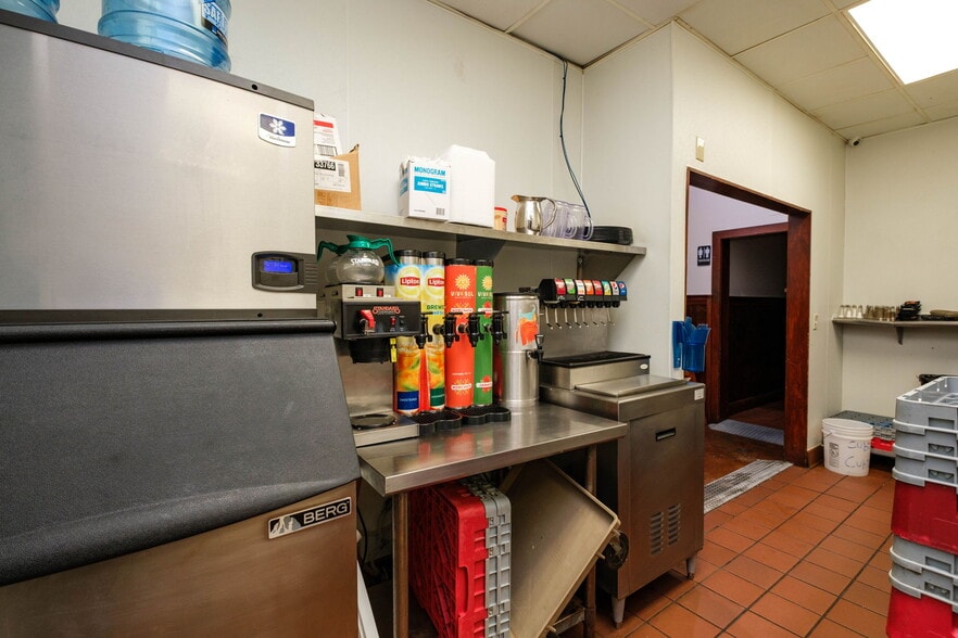 1007 S Main St, Harrisonburg, VA à louer - Photo intérieure – Image 3 sur 29