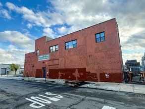 87 Bowne St, Brooklyn, NY à louer Photo intérieure– Image 2 sur 13