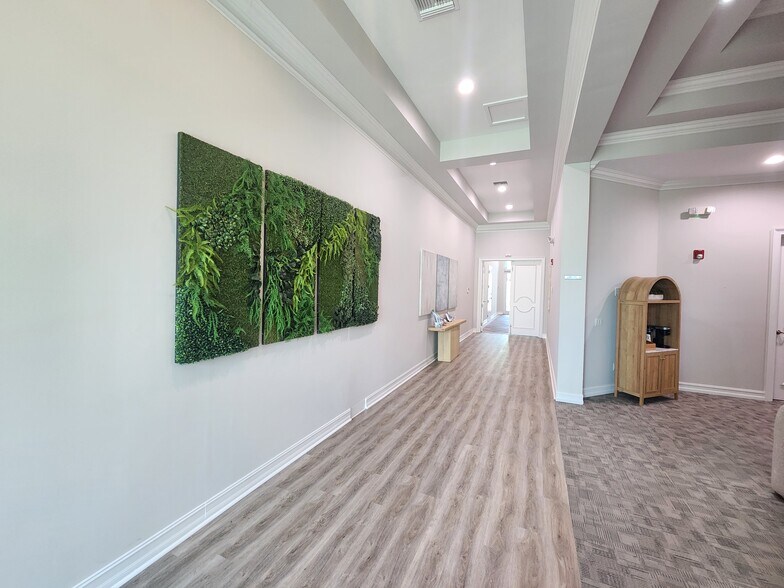 8891 Brighton Ln, Bonita Springs, FL à vendre - Photo de l’immeuble – Image 3 sur 9