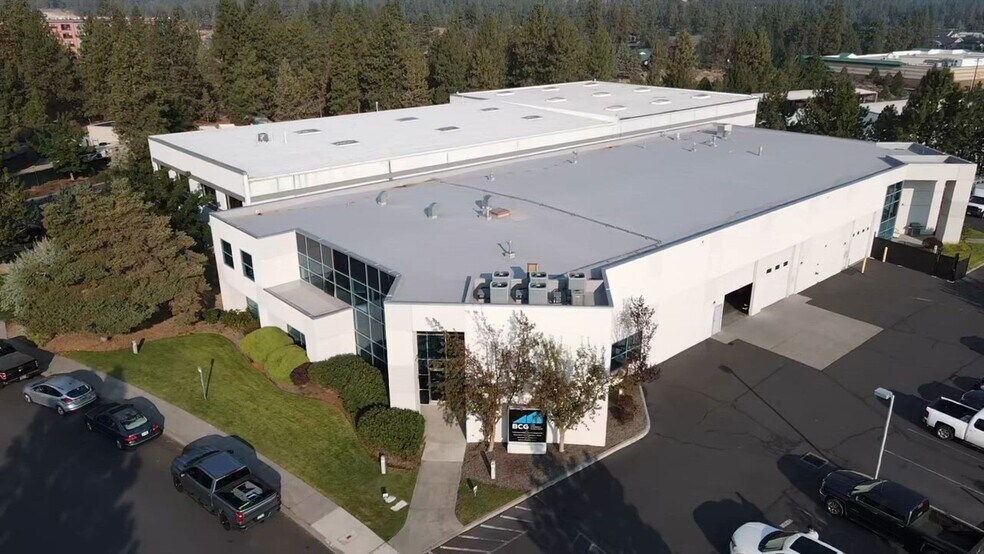 1004 SW Emkay Dr, Bend, OR à vendre - Vidéo sur l’annonce professionnelle – Image 2 sur 19