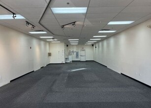 2004 Wyoming Blvd NE, Albuquerque, NM à louer Photo intérieure– Image 2 sur 3