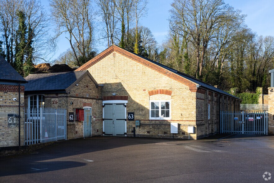 Upnor Rd, Rochester à vendre - Photo principale – Image 1 sur 2
