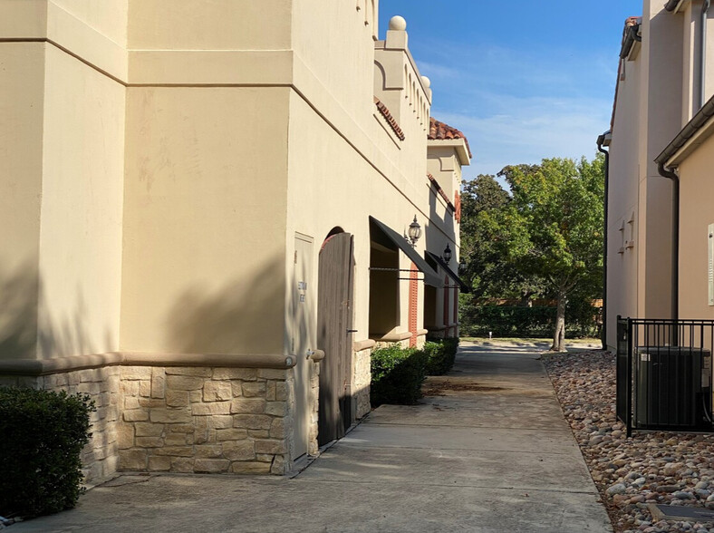 60 Village Ln, Colleyville, TX à louer - Photo de l’immeuble – Image 2 sur 19