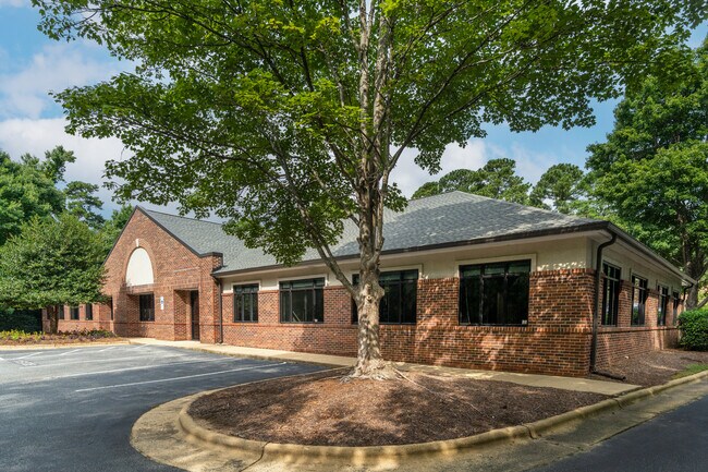 Plus de détails pour 1520 E Franklin St, Chapel Hill, NC - Bureau à louer