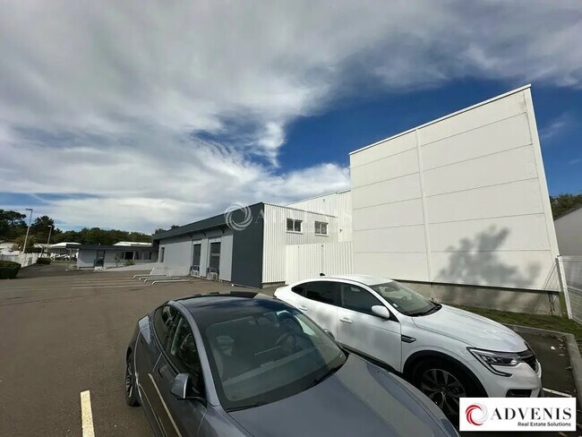 Plus de détails pour Local d’activités à vendre