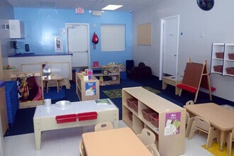 846-900 Middle Country Rd, Middle Island, Middle Island, NY à louer Photo intérieure– Image 2 sur 4