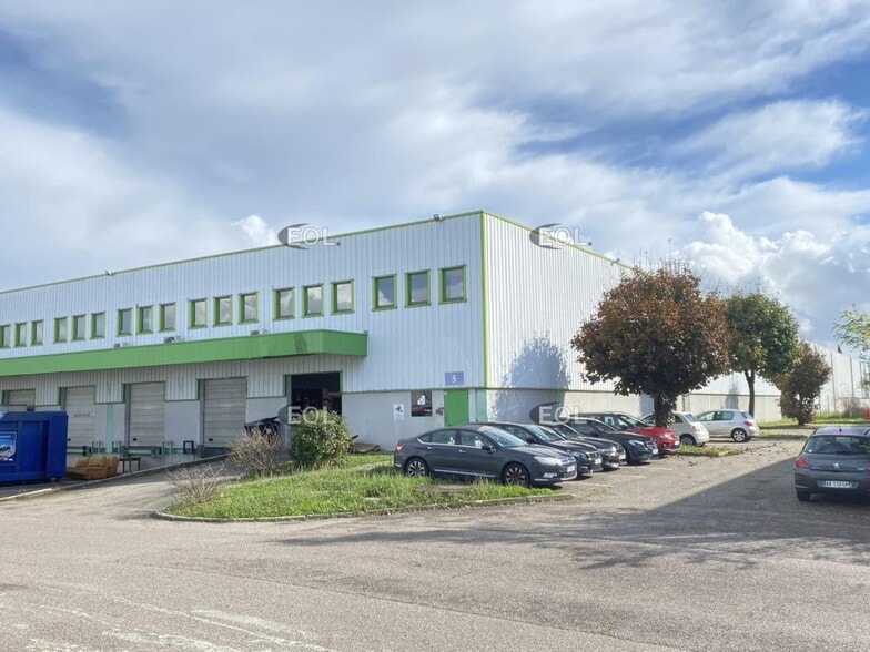 Industriel/Logistique dans Genas à louer - Photo de l’immeuble – Image 1 sur 15