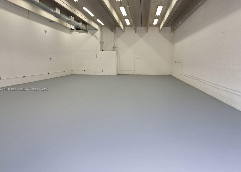 430 Ansin Blvd, Hallandale Beach, FL à louer - Photo intérieure – Image 2 sur 3