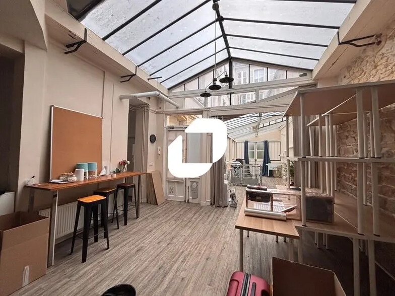 Local commercial dans Paris à louer - Photo intérieure – Image 2 sur 3
