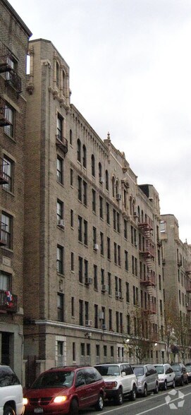 990 Gerard Ave, Bronx, NY à louer - Photo de l’immeuble – Image 3 sur 29