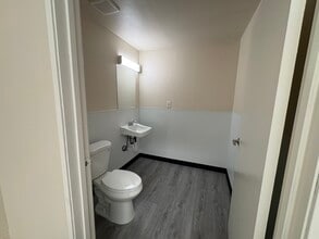 951 S Cypress St, La Habra, CA à louer Photo intérieure– Image 2 sur 3