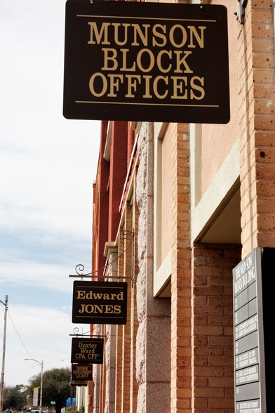 301-305 W Woodard St, Denison, TX à louer - Photo de l’immeuble – Image 3 sur 11