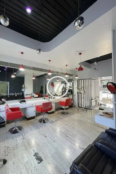 Local commercial dans Marseille à vendre - Photo intérieure – Image 1 sur 5