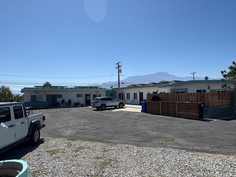 66229 8th St, Desert Hot Springs, CA à vendre - Photo de l’immeuble – Image 2 sur 28