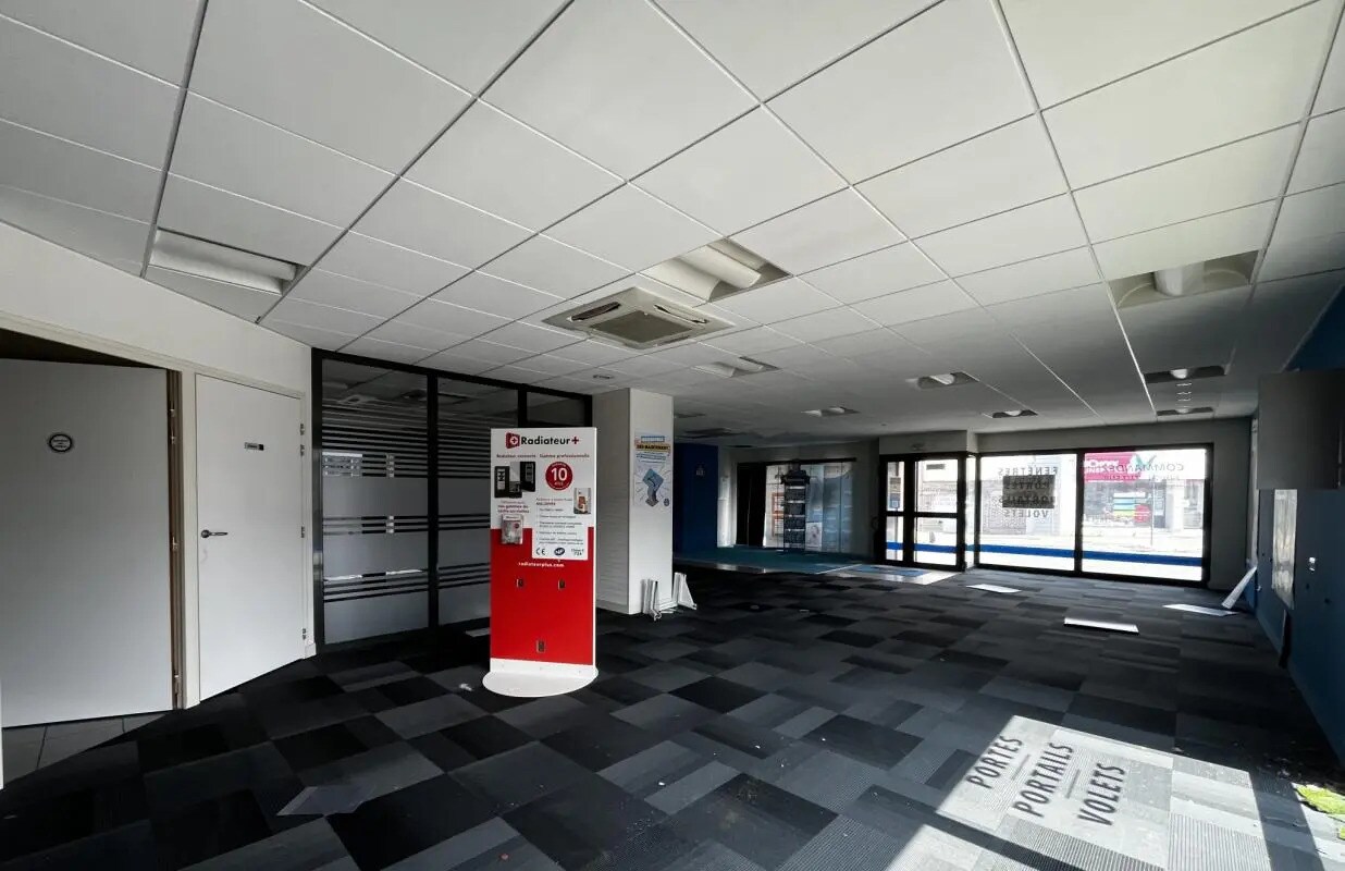 Local commercial dans Longueau à louer Photo de l’immeuble– Image 1 sur 2